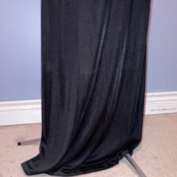 MAX AND CLEO stunning black fitted dress with low V-neck/back neck. Size 2. - Picture 12 of 12